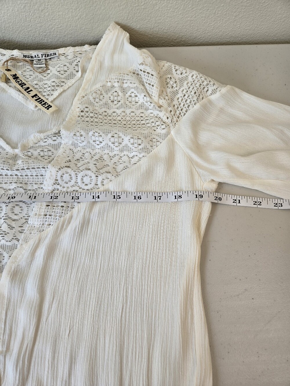NWT Moral Fiber Boho Ivory Lace Crochet Open Front Top Layering Size Medium - Picture 9 of 13